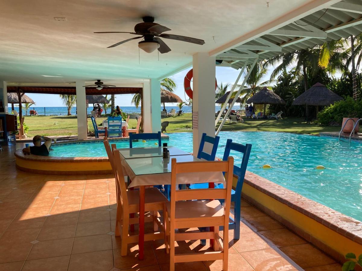 Las Lajas Beach Resort エクステリア 写真