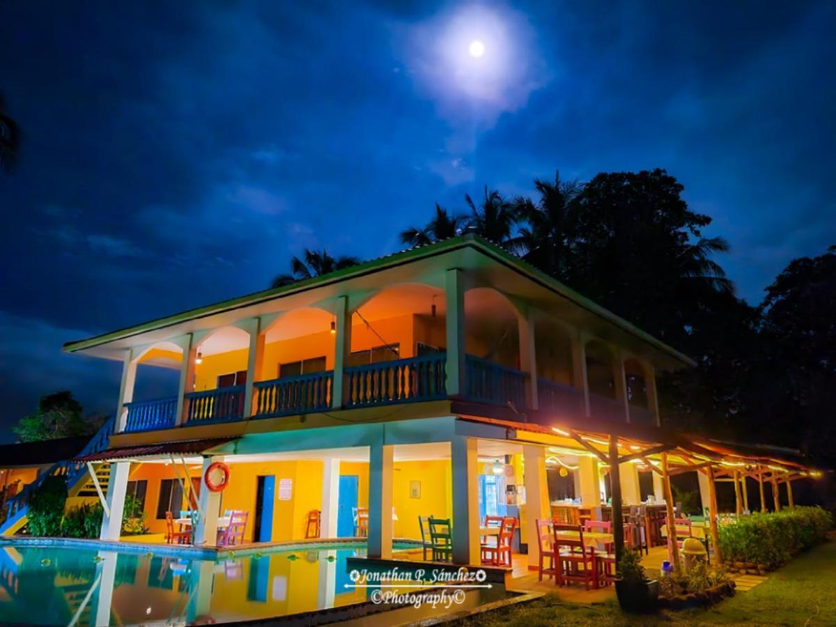 Las Lajas Beach Resort エクステリア 写真